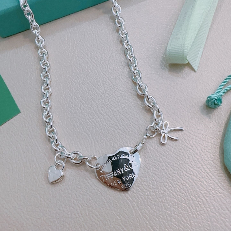 T*f*ny necklaces
